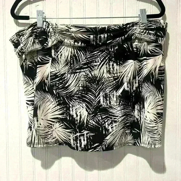 Garnet hill palm frond swim skirt Sz.18 GUC beach , resort wear, vacation - Picture 1 of 5